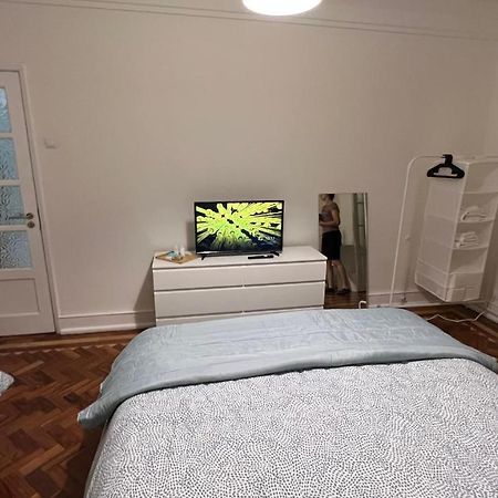 Habitacion Privada Para 3 Grande Con Balcon Lisboa Ngoại thất bức ảnh