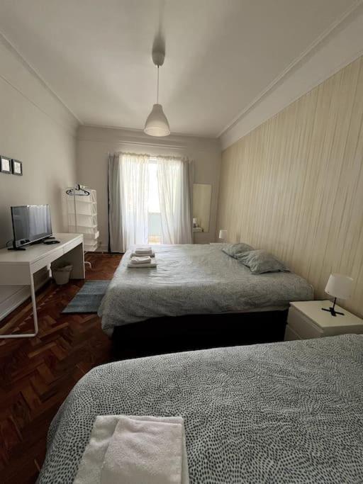 Habitacion Privada Para 3 Grande Con Balcon Lisboa Ngoại thất bức ảnh