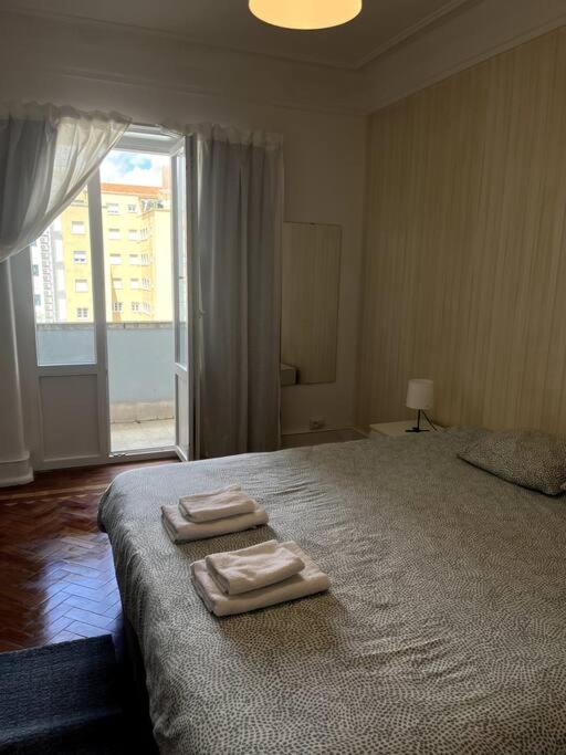 Habitacion Privada Para 3 Grande Con Balcon Lisboa Ngoại thất bức ảnh