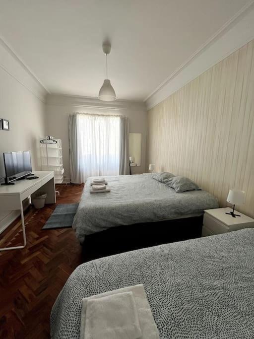 Habitacion Privada Para 3 Grande Con Balcon Lisboa Ngoại thất bức ảnh